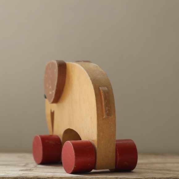 Vintage Wooden Elephant Toy on wheels - Picture 4 of 6